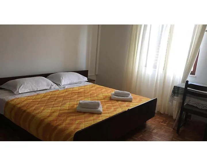 Apartments Puhalovic Zadar 0*,
